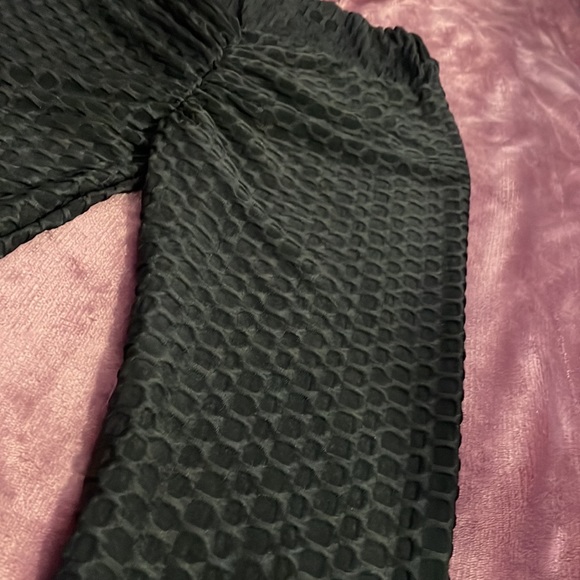 Selling these yours pants !! - Picture 3 of 3